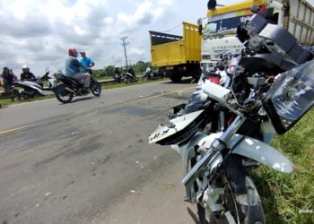 Dua Remaja Tewas, Ninja Tabrak Tronton di Way Jepara Lampung Timur