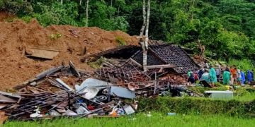 Longsor di Pesisir Barat Lampung