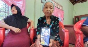 Keluarga Nur Hayati di Desa Sriwangi, Way Jepara, Lamtim. (Foto: And).