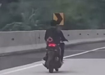 Pengendara motor masuk Tol Bakauheni-Terbanggi Besar Lampung