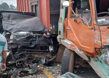 Kecelakaan mobil L300 dan Truk Fuso di Lampung Timur