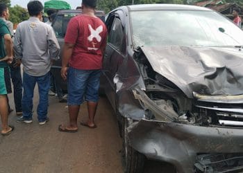 Kecelakaan Mobil Innova Tabrak 2 Motor di Jalinsum Lampung Timur.