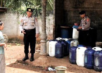 Polisi Sita Ribuan Liter Tuak di Kecamatan Bumi Agung Lampung Timur