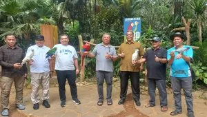 Wali Kota Tangsel Benyamin Davnie berkunjung ke Taman Satwa Lembah Hijau Lampung