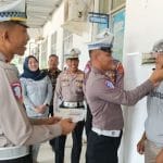 Polisi Berikan Bonus Helm Gratis bagi Taat Pajak di Lampung Timur