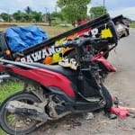 Tabrakan Mobil Pikap dan Motor Vario di Pringsewu